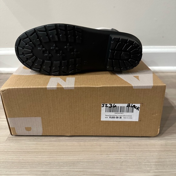 Planone Short Rain Boots for Women. Black, Sz 36. Available 3 pair - Picture 2 of 4